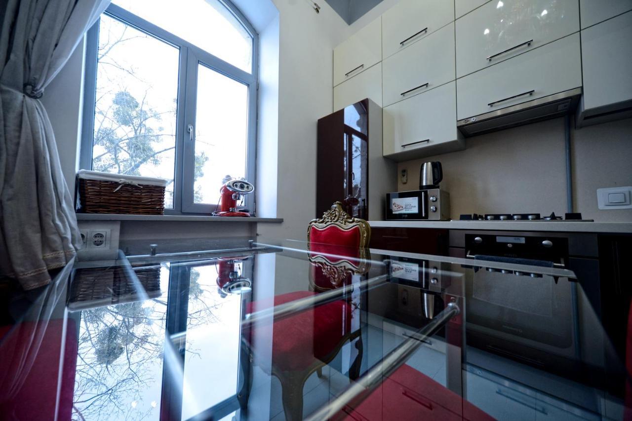 Artol Gorodetskogo Apartment Kiev Exterior foto