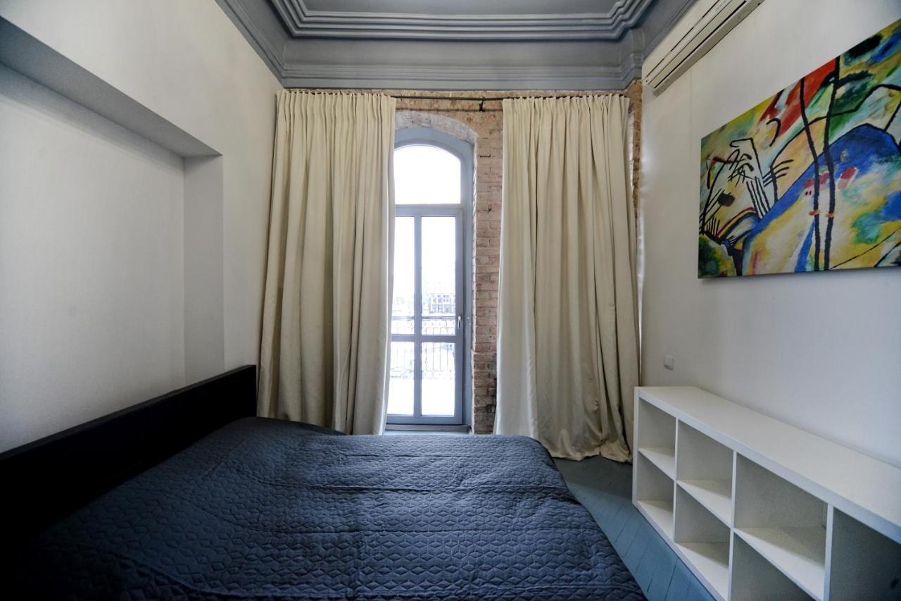 Artol Gorodetskogo Apartment Kiev Exterior foto