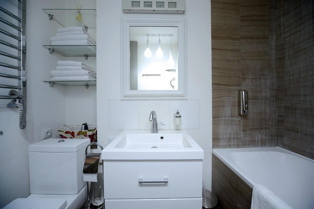 Artol Gorodetskogo Apartment Kiev Exterior foto