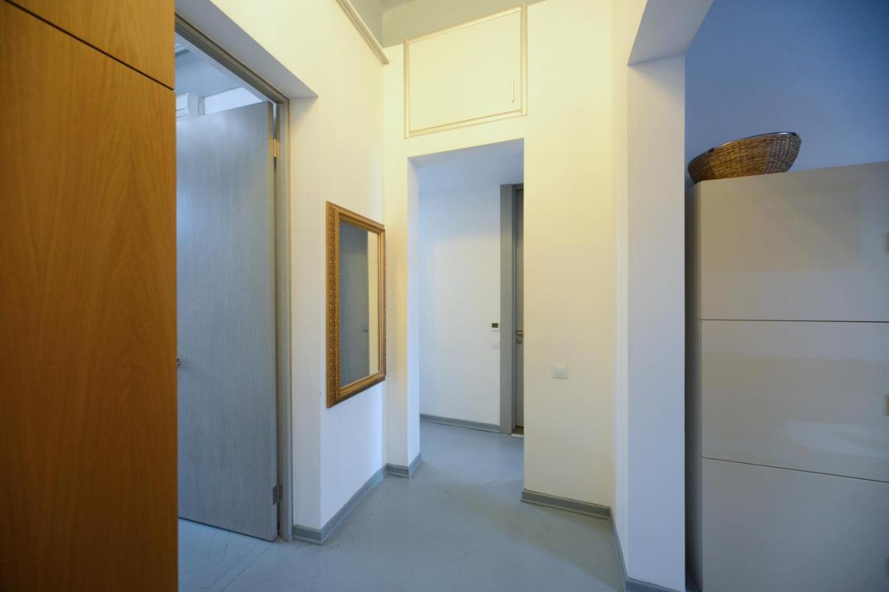 Artol Gorodetskogo Apartment Kiev Exterior foto