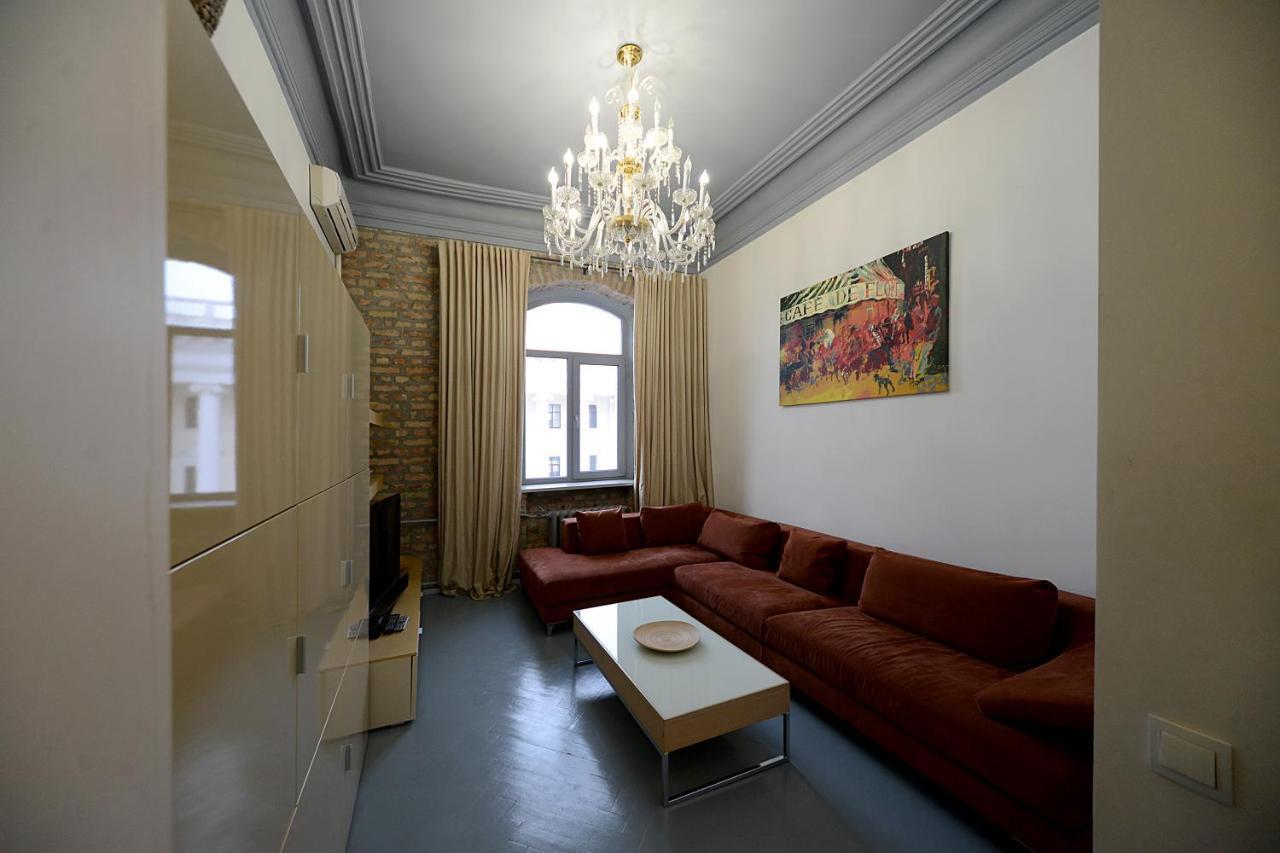 Artol Gorodetskogo Apartment Kiev Exterior foto