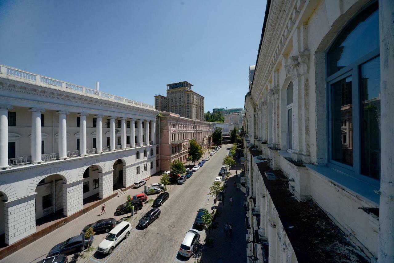 Artol Gorodetskogo Apartment Kiev Exterior foto